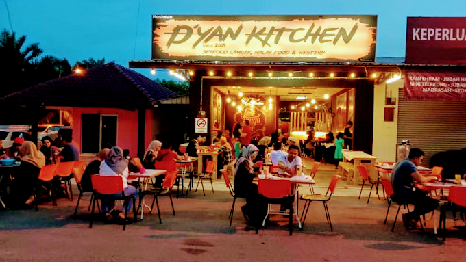 Dyan Kitchen - 12 Kedai Makan Malam Parit Raja | Alamat, Harga & Hidangan Istimewa D'yan Kitchen