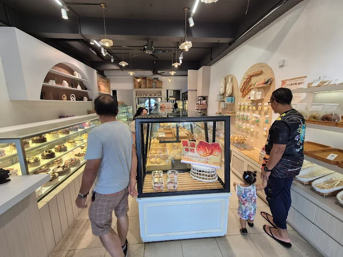 Kek Emas Second Floor Cafe - 10 Kedai Makan Malam Segamat | Alamat, Harga & Hidangan Istimewa Kek Emas Second Floor Cafe
