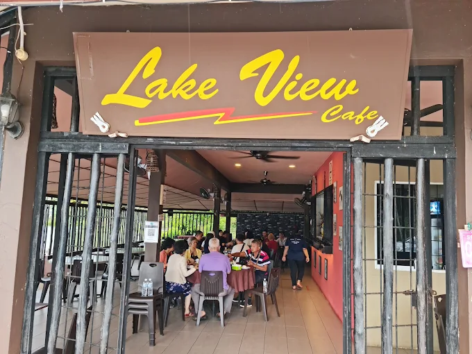 Lake View Cafe - 14 Kedai Makan Malam Serian | Alamat, Harga & Hidangan Istimewa Lake View Cafe