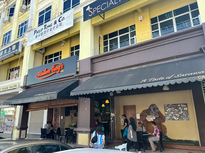 Madam Tangs Cafe - 14 Kedai Makan Tengahari Kuching | Alamat, Harga & Hidangan Istimewa Madam Tang's Cafe