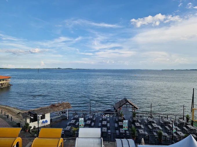 Balin Roof Garden Bar Bistro - 10 Tempat Makan Malam Sandakan Sesuai Untuk Keluarga Dan Rakan Rakan Balin Roof Garden Bar & Bistro