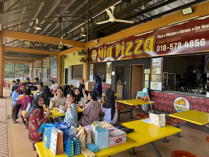 Mia Pizza - 14 Kedai Makan Malam Maran Yang Sesuai Untuk Keluarga Mia Pizza