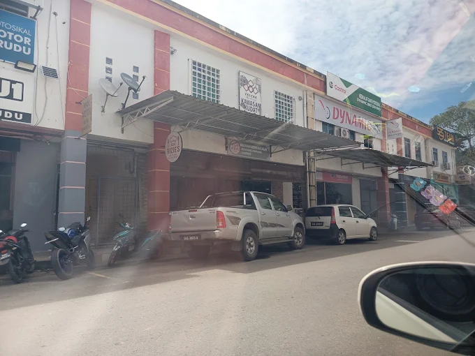 Rizie's Cafe and Restaurant