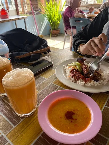 Kedai Sarapan Sri Lalang - 20 Kedai Sarapan Pagi di Endau Patut Singgah! Kedai Sarapan Sri Lalang