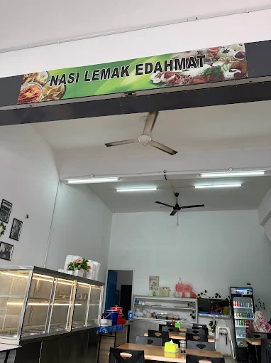 Nasi Lemak Edahmat - 18 Kedai Sarapan Pagi di Sri Aman Kena Singgah! Nasi Lemak Edahmat