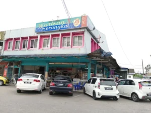 Sarapan Pagi di Pekan Nanas