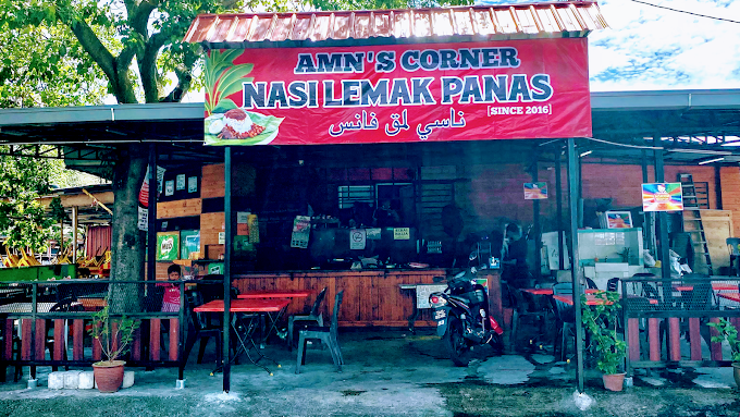AMNs Corner Nasi Lemak Panas - 10 Kedai Nasi Lemak Petaling Jaya | Alamat, Harga & Hidangan Istimewa AMN’s Corner Nasi Lemak Panas