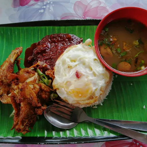 Hans Nasi Lemak Ayam Kamung Benteng BP - 18 Kedai Sarapan Pagi Batu Pahat | Alamat, Harga & Hidangan Istimewa Han’s Nasi Lemak Ayam Kamung Benteng BP
