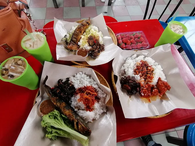 Medan Selera Brinchang - 10 Kedai Nasi Lemak Cameron Highland | Alamat, Harga & Hidangan Istimewa Medan Selera Brinchang