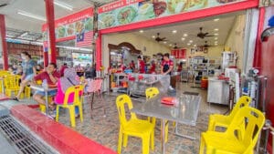 Sarapan Pagi di Kelapa Sawit