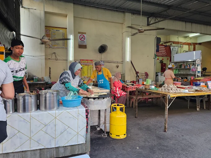 Ummi Roti Canai 1997 - 15 Kedai Sarapan Pagi Simpang Ampat | Alamat, Harga & Hidangan Istimewa Ummi Roti Canai 1997