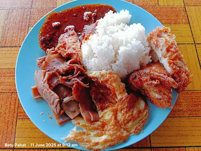 Warung Zai Kak Zai Nasi Lemak - 18 Kedai Sarapan Pagi Batu Pahat | Alamat, Harga & Hidangan Istimewa Warung Zai (Kak Zai) Nasi Lemak