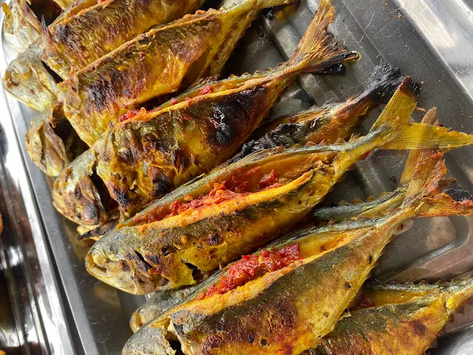 Anjung Ikan Bakar Kota Sarang Semut - 10 Kedai Makan Malam Kota Sarang Semut | Alamat, Harga & Hidangan Istimewa Anjung Ikan Bakar Kota Sarang Semut
