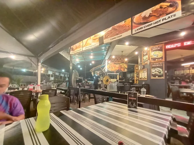 D Madinah Cafee - 12 Kedai Makan Malam Kulim | Alamat, Harga & Hidangan Istimewa D’ Madinah Cafee