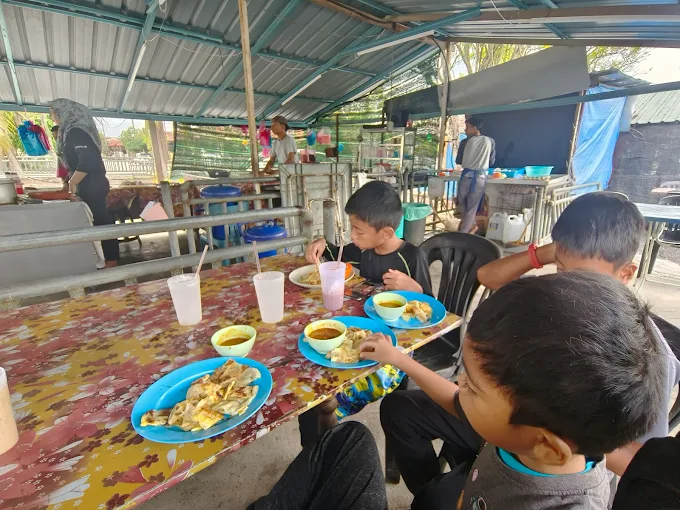 Kedai Roti Canai Cik Lee Cik Fiena - 15 Kedai Sarapan Pagi Kepala Batas | Alamat, Harga & Hidangan Istimewa Kedai Roti Canai Cik Lee & Cik Fiena