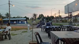 Makan Tengahari Bukit Kayu Hitam