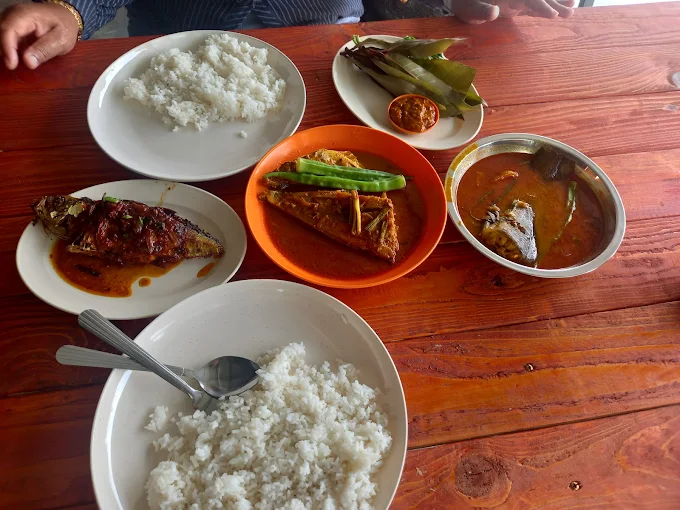 Warung Opah Is - 15 Kedai Sarapan Pagi Balik Pulau | Alamat, Harga & Hidangan Istimewa Warung Opah Is