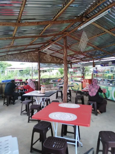 DKampung Cafe - 12 Kedai Makan Tengahari Pokok Sena | Alamat, Harga & Hidangan Istimewa D'Kampung Cafe