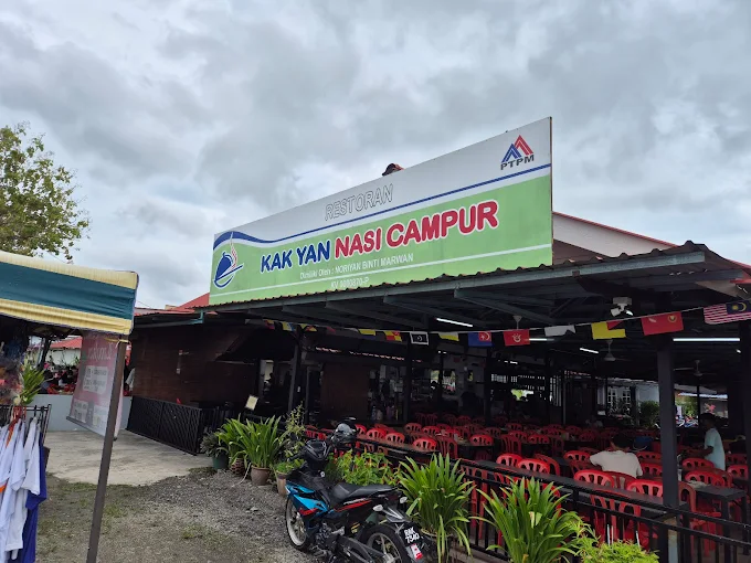 Kak Yan Nasi Campur - 13 Kedai Makan Tengahari Langkawi | Alamat, Harga & Hidangan Istimewa Kak Yan Nasi Campur