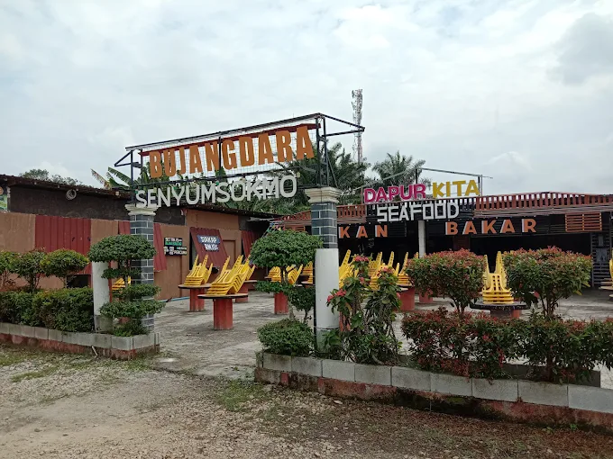 Azira Seafood - 10 Kedai Makan Tengahari Parit Raja | Alamat, Harga & Hidangan Istimewa Azira Seafood