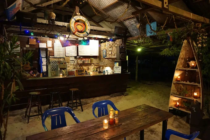 Don't Tell Mama Beach Cafe