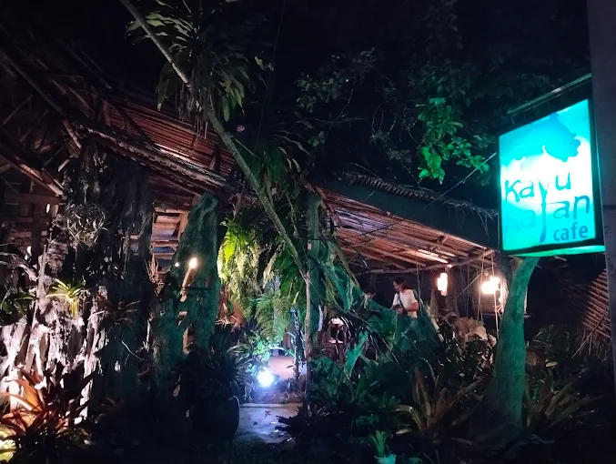 Kayu Kayan Cafe - 12 Tempat Makan Malam Kuala Lipis Murah dan Berbaloi Kayu Kayan Cafe