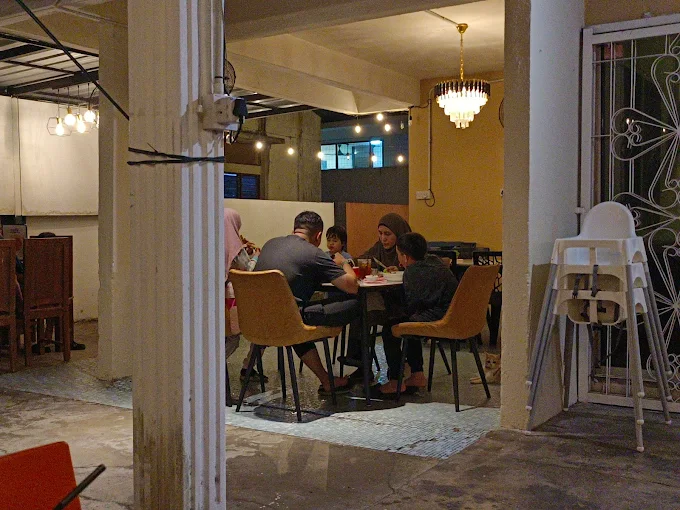 Anjung Makan - 15 Destinasi Makan Tengahari Chukai Terkenal Dengan Sajian Tempatan Menyelerakan Anjung Makan