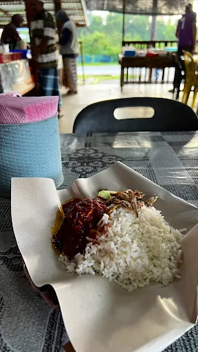Kedai Nasi Dagang Sedap - 14 Destinasi Sarapan Pagi Marang Digemari Pengunjung Dengan Sajian Pagi Tradisi Kedai Nasi Dagang Sedap