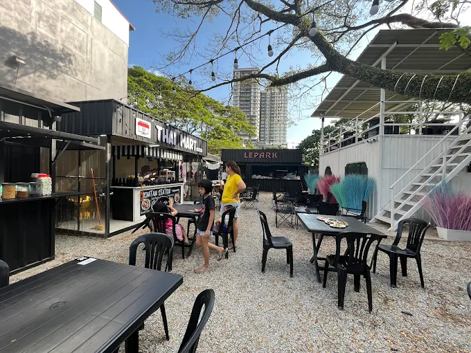 Lepark Thai Streetfood & Restaurant