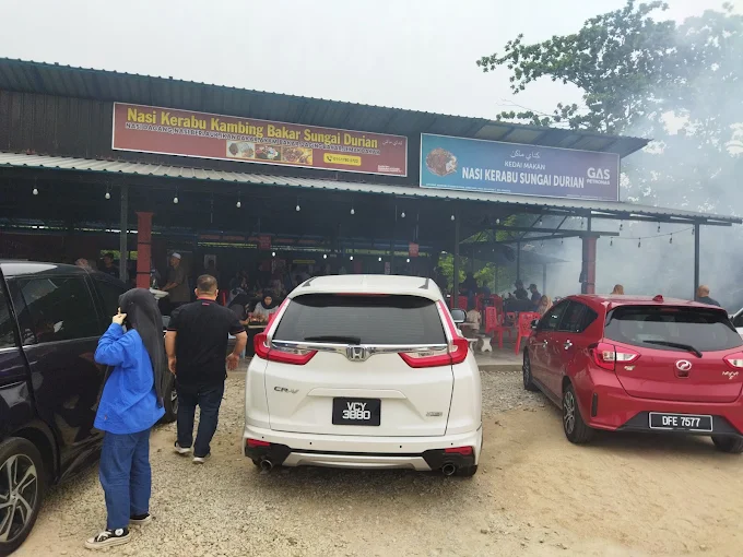 Nasi Kerabu Kambing Bakar Sungai Durian - 12 Destinasi Makan Malam Kuala Krai Terkenal Dengan Sajian Malam Berempah dan Menyelerakan Nasi Kerabu Kambing Bakar Sungai Durian