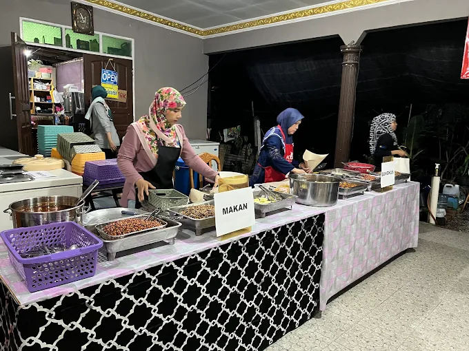 Nasi Lemak Kak Nor Seberang Marang - 14 Destinasi Sarapan Pagi Marang Digemari Pengunjung Dengan Sajian Pagi Tradisi Nasi Lemak Kak Nor Seberang Marang