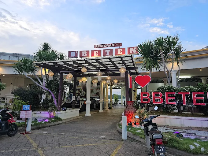 Restoran BBeteng - 14 Tempat Makan Malam Kuala Terengganu Pilihan Ramai Dengan Sajian Tempatan Menyelerakan Restoran B'Beteng