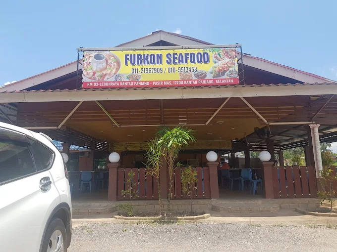 Restoran Furkon Seafood - 12 Tempat Makan Malam Rantau Panjang Terkenal Dengan Sajian Malam Beraroma dan Menggoda Restoran Furkon Seafood
