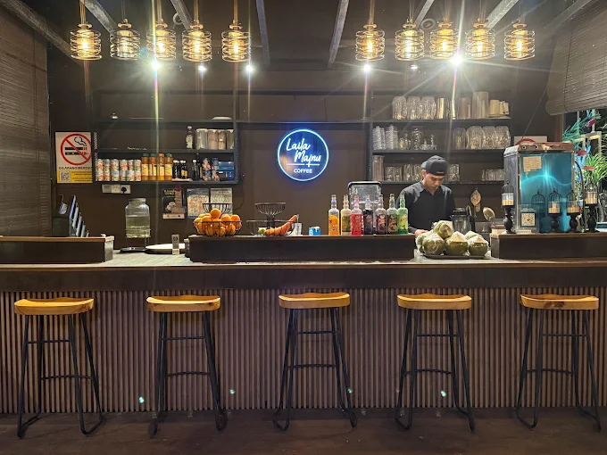 Restoran Laila Majnu - 14 Lokasi Makan Malam Jeli Terkenal Dengan Menu Tempatan Berempah dan Memikat Selera Restoran Laila Majnu