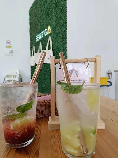 SEGITIGA by Dunyut Munchies - 15 Tempat Sarapan Pagi Chukai Popular Dengan Pilihan Menu Pagi Kegemaran Ramai SEGITIGA by Dunyut Munchies