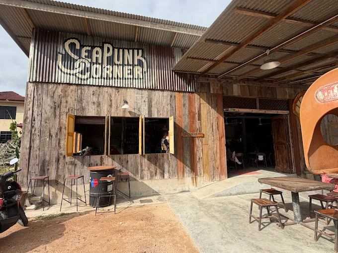 Seapunk Corner Cafe - 15 Tempat Sarapan Pagi Kuala Terengganu Terkenal Dengan Sajian Pagi Tradisi Penuh Rasa Seapunk Corner Cafe