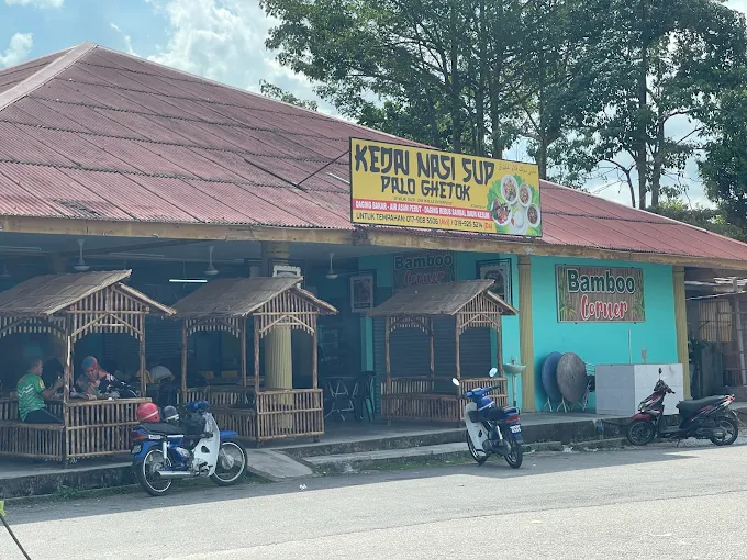 Suwit Cafe - 12 Destinasi Makan Malam Kuala Krai Terkenal Dengan Sajian Malam Berempah dan Menyelerakan Suwit Cafe