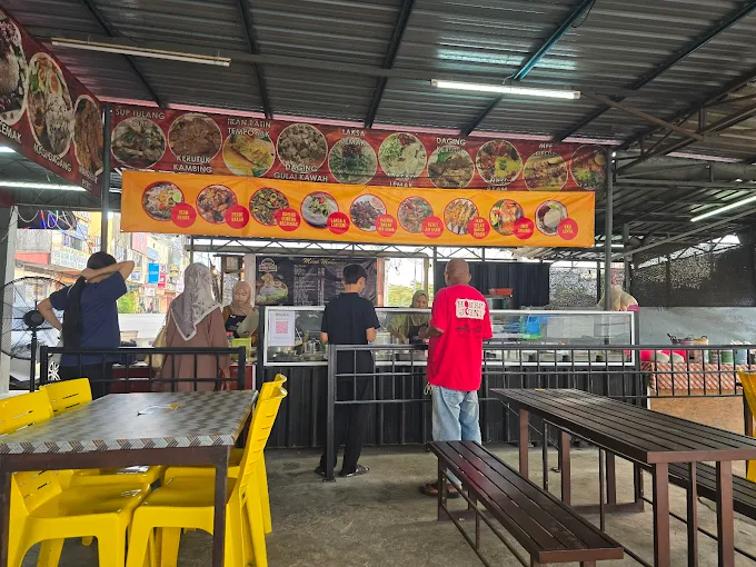 Warung Nasi Kerabu Kambing Bakar PC - 15 Destinasi Makan Malam Pengkalan Chepa Terkenal Dengan Sajian Malam Beraroma dan Menggamit Selera Warung Nasi Kerabu Kambing Bakar PC