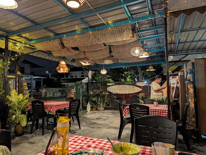 88 Triremis - 11 Kedai Makan Malam Bukit Beruang Paling Sedap dan Popular Untuk Lepak Malam 88 Triremis