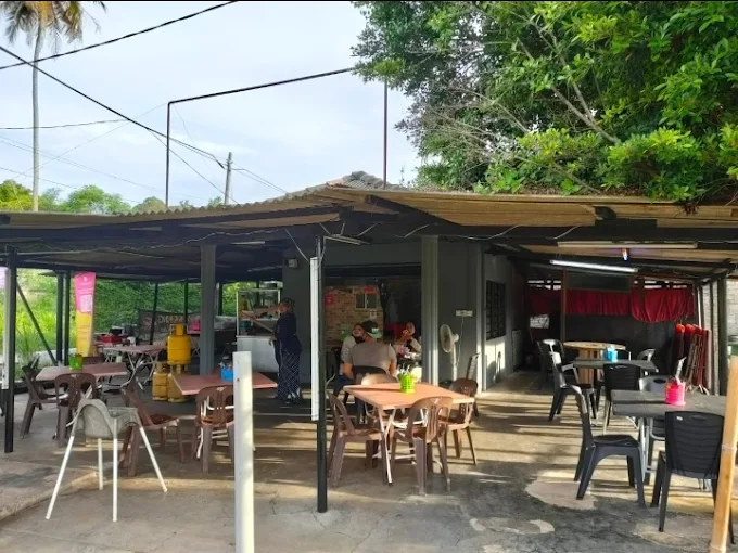 AM CHAR KUEY TEOW MASJID TANAH - 12 Tempat Makan Malam Masjid Tanah Paling Sedap dan Jadi Pilihan Ramai Waktu Malam AM CHAR KUEY TEOW MASJID TANAH