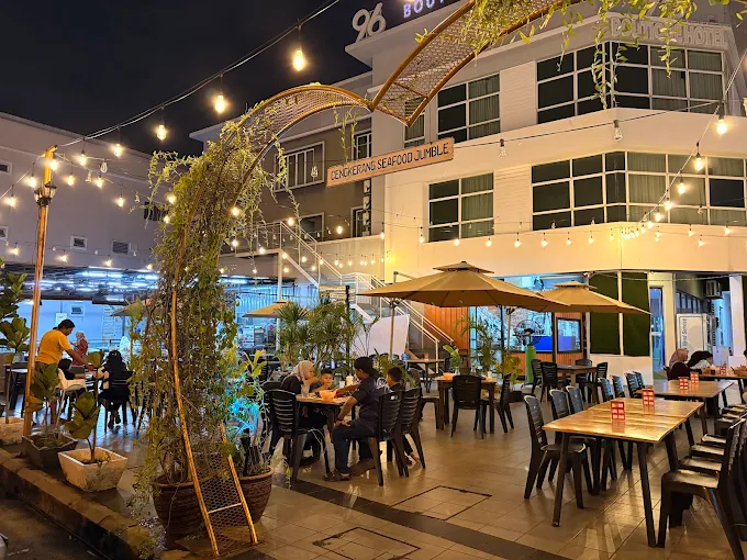 Cengkerang Seafood Jumble - 13 Tempat Makan Malam Melaka Terbaik dan Popular Untuk Puaskan Selera Waktu Malam Cengkerang Seafood Jumble