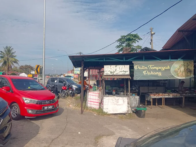 Che Man Nasi Kerabu Golok - 13 Tempat Sarapan Pagi Machang Yang Popular dan Wajib Cuba Che Man Nasi Kerabu Golok