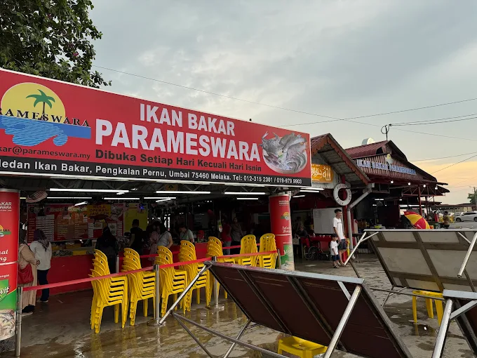 Ikan Bakar Parameswara - 13 Tempat Makan Malam Melaka Terbaik dan Popular Untuk Puaskan Selera Waktu Malam Ikan Bakar Parameswara