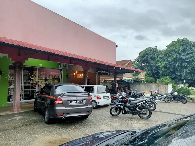 Lip Lap Corner - 14 Gerai Makan Tengahari Ketereh Terkenal Dengan Sajian Lauk Kampung Penuh Rasa Lip Lap Corner