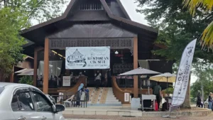 Makan Malam Bukit Katil