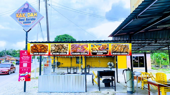 Nasi Kerabu Kak Dah Kadok