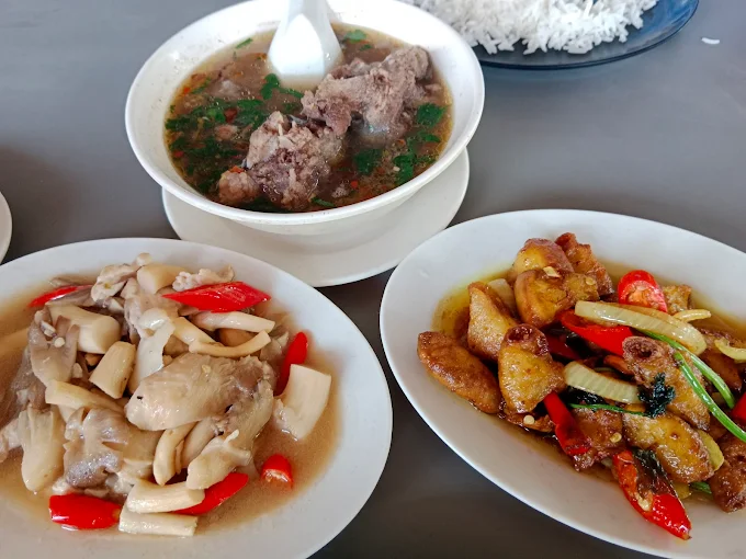 Usaid Kedai Makan Salor