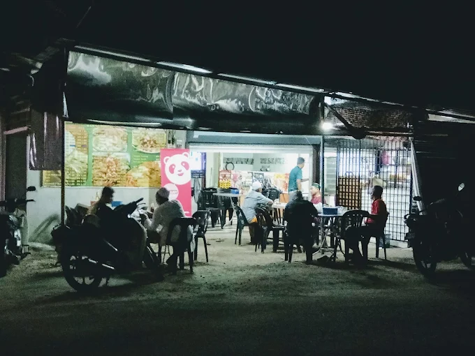 Warung Pokok Cherry Kak Dah
